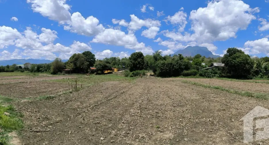 Terreno en venta en Chiang Dao, Chiang Mai
