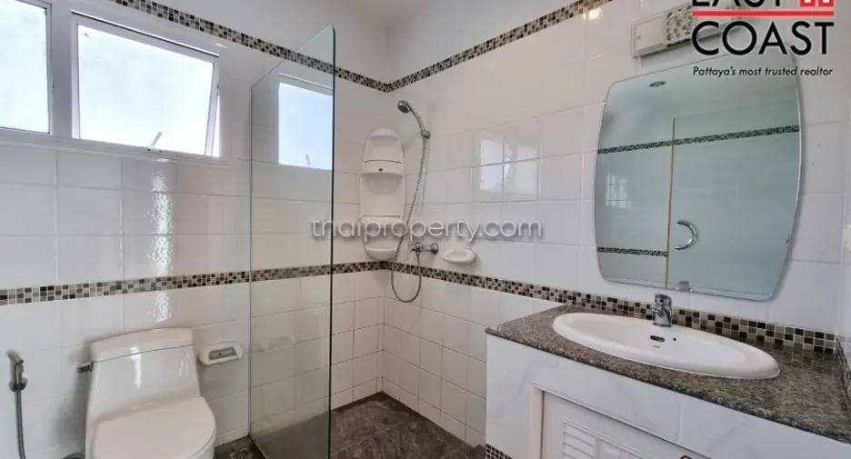 Haus zur Miete und zum Kauf mit 3 Zimmer in Mueang Rayong, Rayong