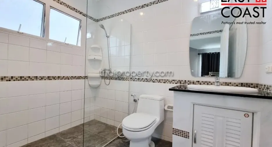 Haus zur Miete und zum Kauf mit 3 Zimmer in Mueang Rayong, Rayong