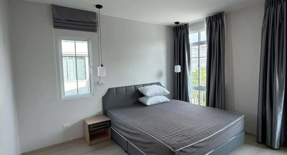 Casa en alquiler de 2 habitaciones en Bang Phli, Samut Prakan