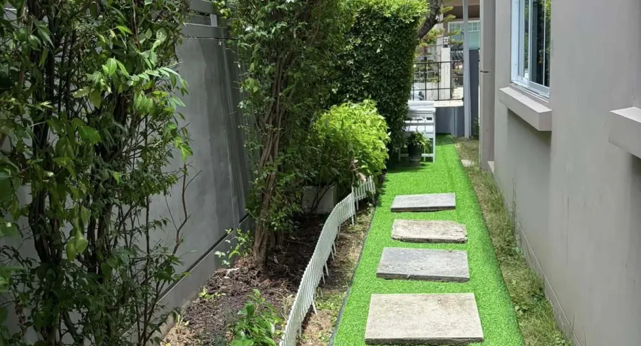 Casa en alquiler de 2 habitaciones en Bang Phli, Samut Prakan