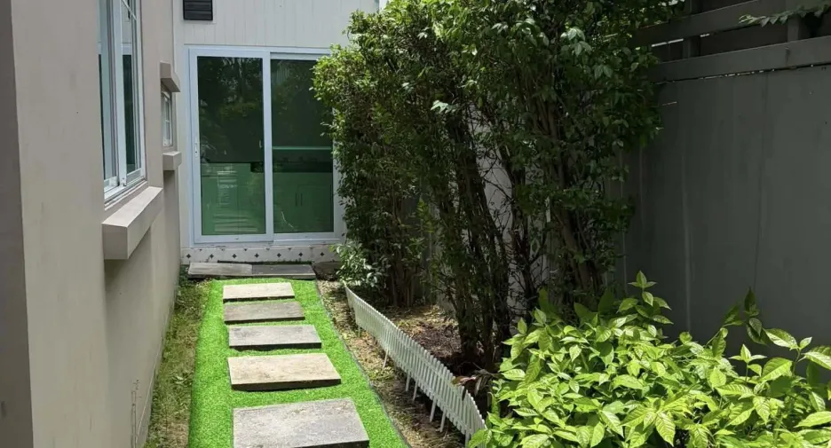 Casa en alquiler de 2 habitaciones en Bang Phli, Samut Prakan