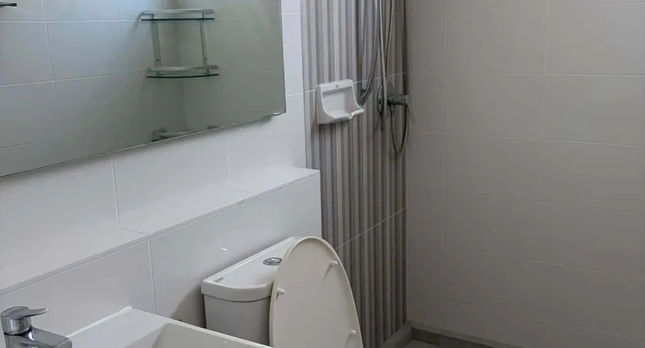 Casa en alquiler de 2 habitaciones en Bang Phli, Samut Prakan