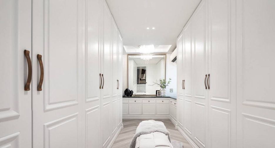 Reihenhaus zum Kauf mit 4 Zimmer in Watthana, Bangkok