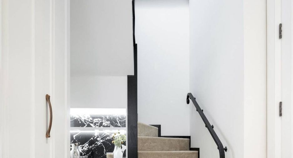 Reihenhaus zum Kauf mit 4 Zimmer in Watthana, Bangkok