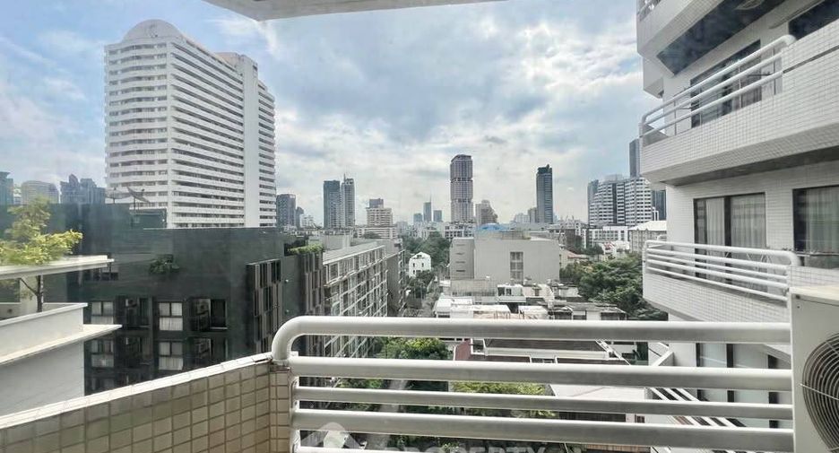 For sale 3 bedrooms condo in Watthana, Bangkok