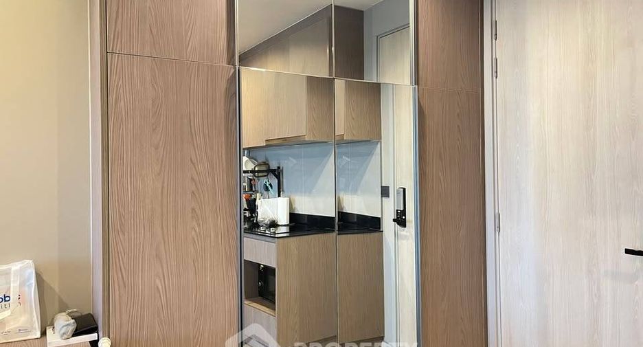 For sale 2 bedrooms condo in Phaya Thai, Bangkok