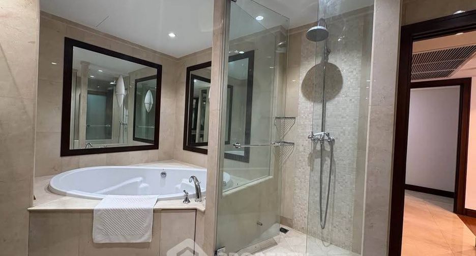 Wohnung zum Kauf mit 3 Zimmer in Pathum Wan, Bangkok