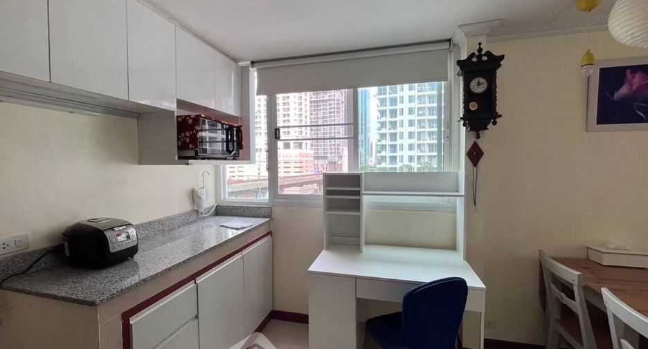 For rent 2 bedrooms condo in Ratchathewi, Bangkok