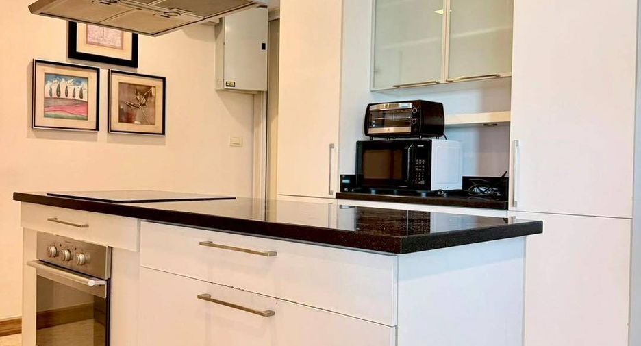 For rent 3 ベッドルーム condo in Khlong Toei, Bangkok