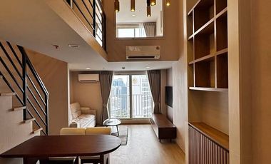 For rent 2 bedrooms condo in Bang Rak, Bangkok