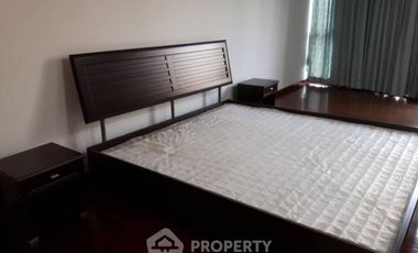 Casa adosada en venta de 4 habitaciones en Yan Nawa, Bangkok