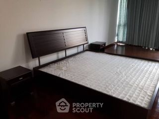 For sale 4 bedrooms townhouse in Yan Nawa, Bangkok