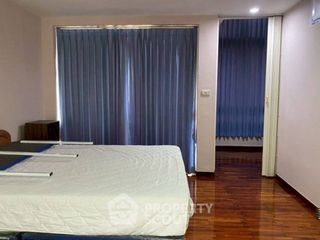 For sale 4 bedrooms townhouse in Yan Nawa, Bangkok