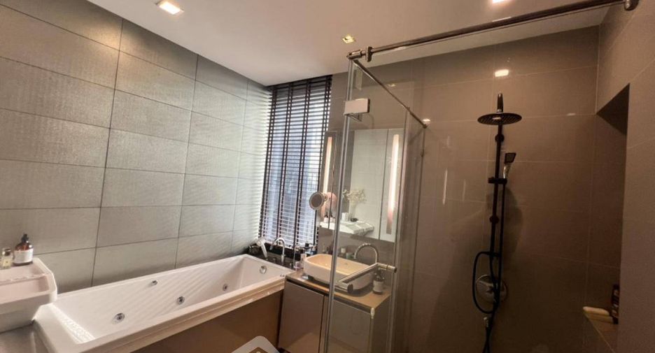 For sale 2 bedrooms condo in Bang Rak, Bangkok