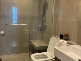 Condo en venta de 2 habitaciones en Huai Khwang, Bangkok