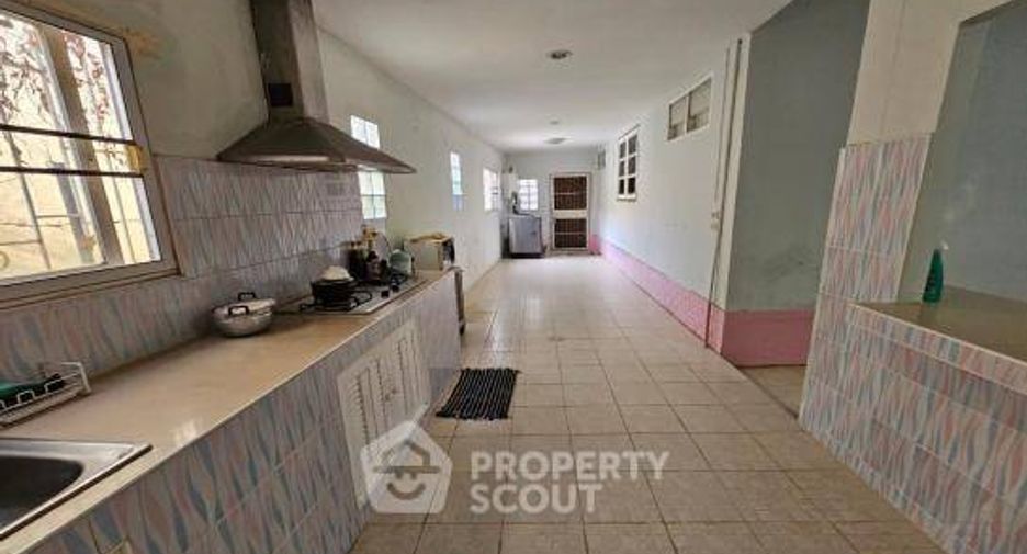For rent そして for sale 5 ベッドルーム house in Sattahip, Pattaya