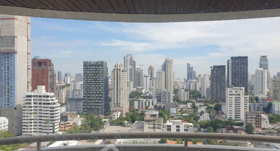 À louer et à vendre 3 chambres condo à Khlong Toei, Bangkok