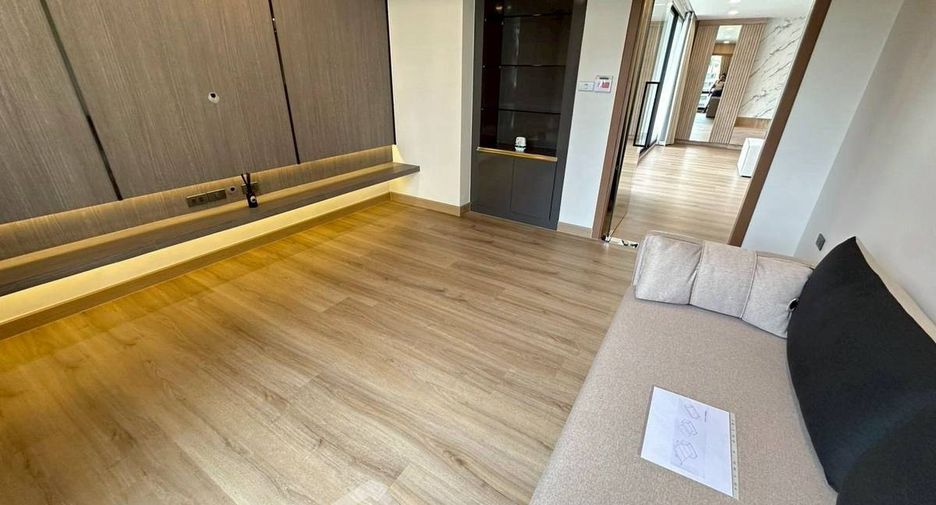 Wohnung zur Miete und zum Kauf mit 3 Zimmer in Pathum Wan, Bangkok