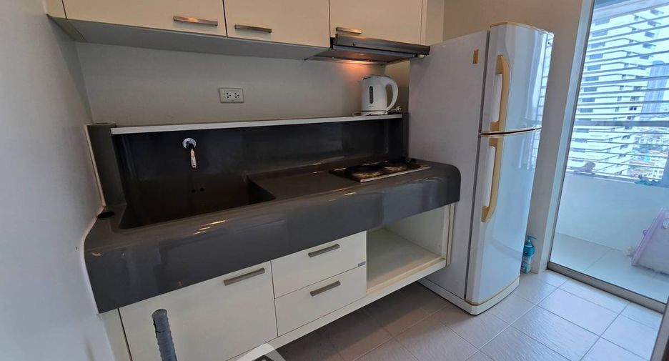 Продажа 1 кровать кондо в Сатхон, Бангкок