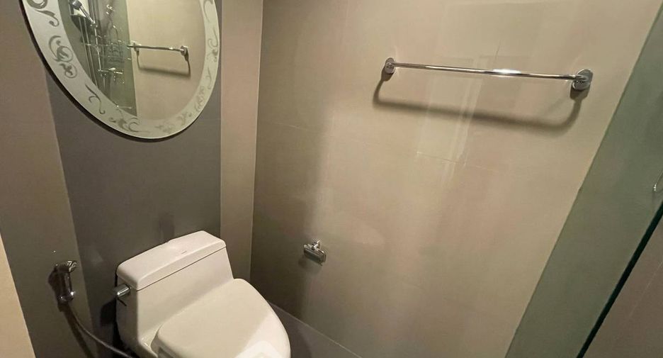 For sale 1 Beds condo in Khlong Toei, Bangkok