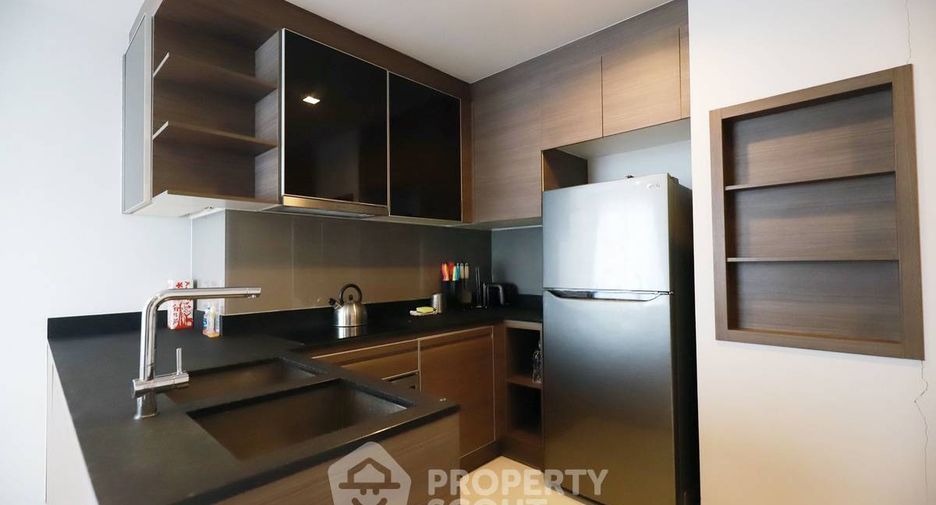 For sale 2 bedrooms condo in Khlong Toei, Bangkok