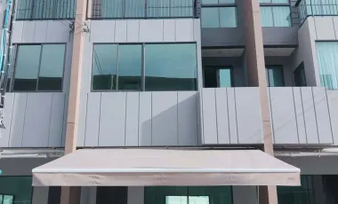 出租 3 卧室 联排别墅 在 Sai Mai, 曼谷