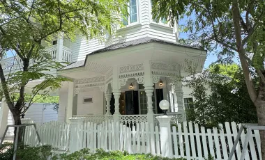 Casa en alquiler de 4 habitaciones en Bang Na, Bangkok