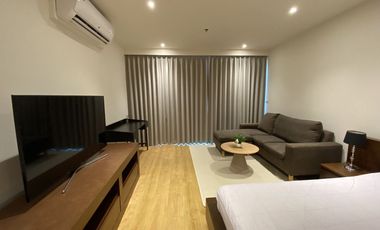 À louer studio condo à Bang Rak, Bangkok