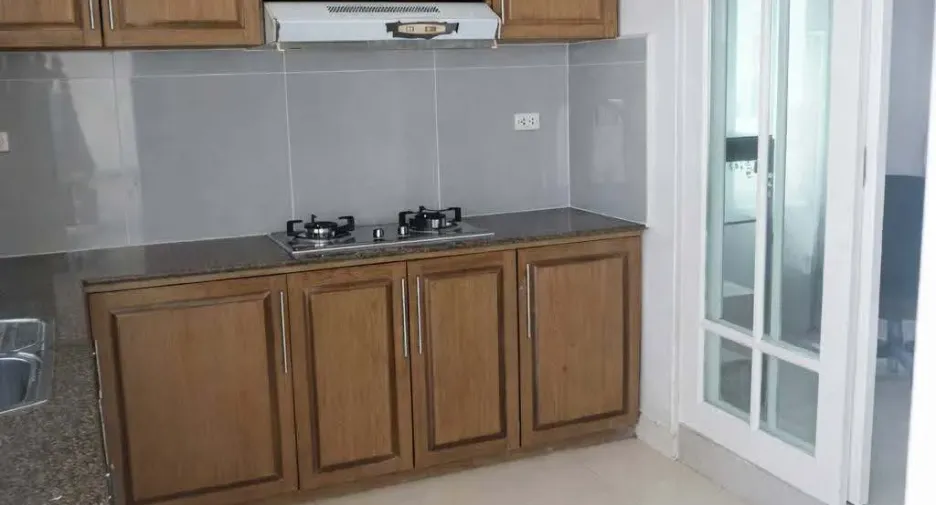 Haus zur Miete mit 4 Zimmer in Prawet, Bangkok