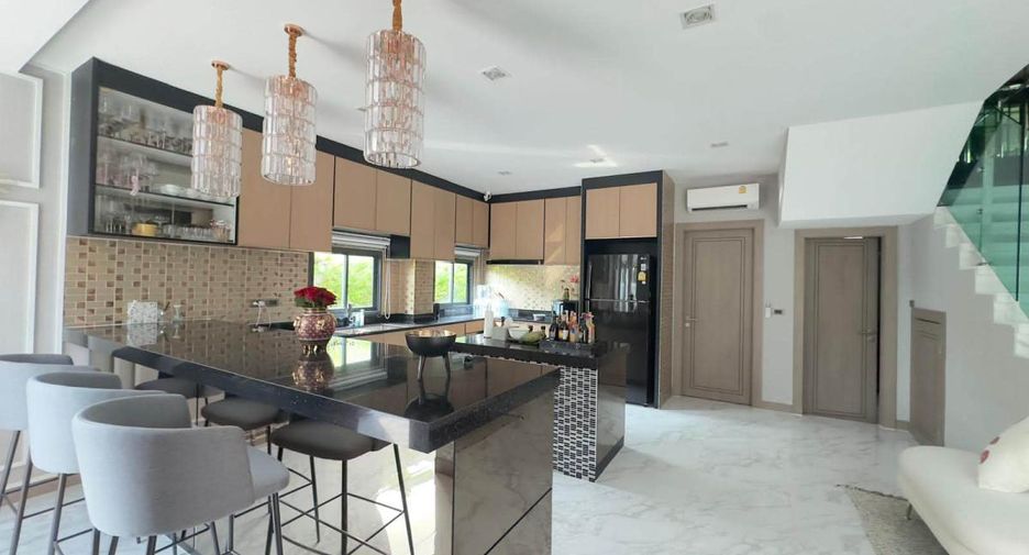 For sale 3 bedrooms house in Huay Yai, Pattaya