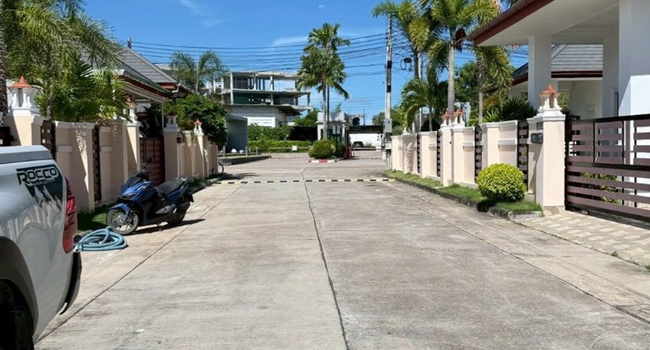 For sale 3 bedrooms villa in Huay Yai, Pattaya