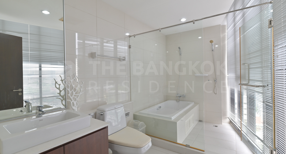 À vendre 2 chambres condo à Watthana, Bangkok