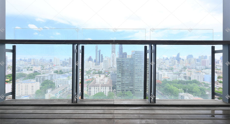 For rent 2 bedrooms condo in Watthana, Bangkok