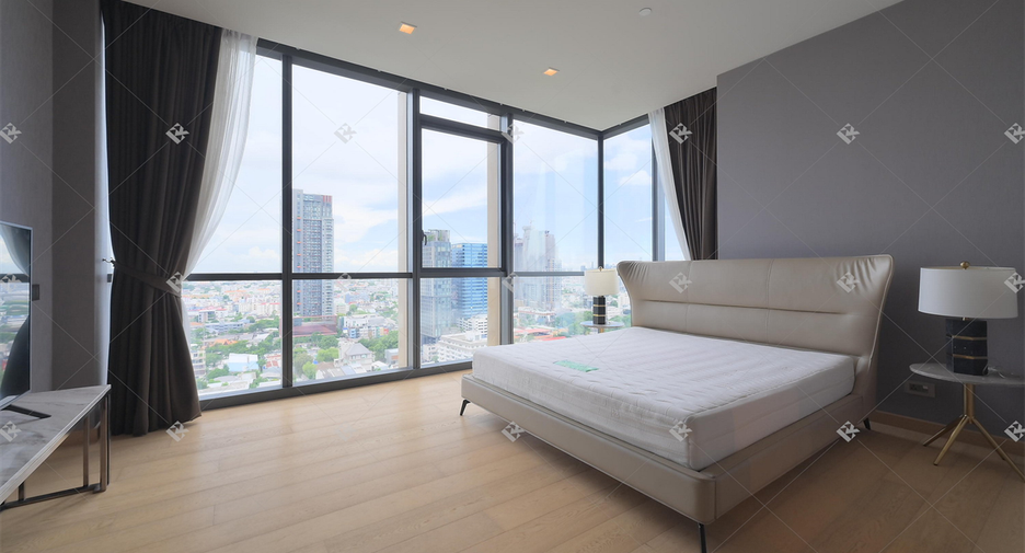 For rent 2 bedrooms condo in Watthana, Bangkok