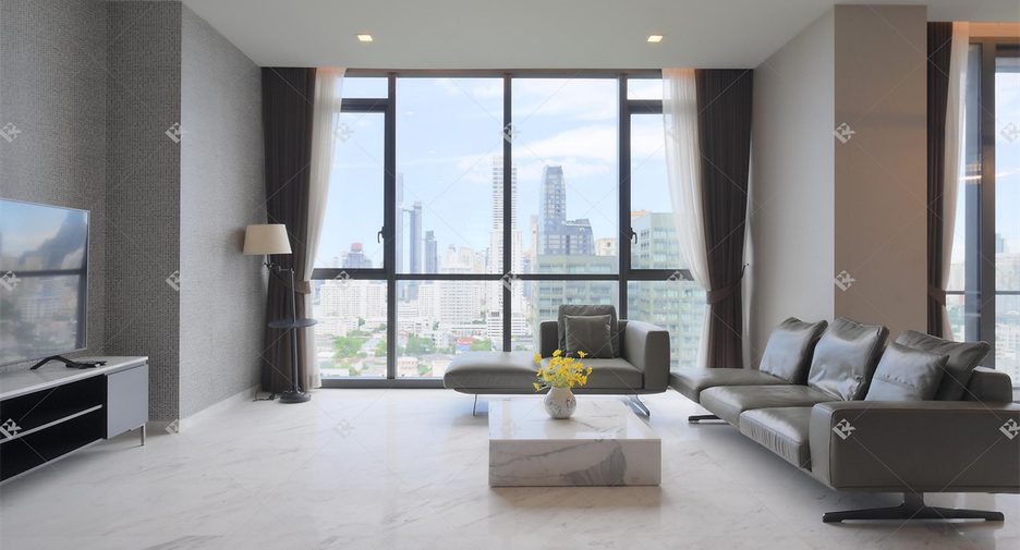 For rent 2 bedrooms condo in Watthana, Bangkok