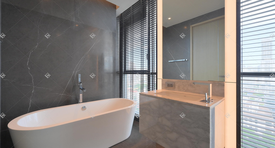 For rent 2 bedrooms condo in Watthana, Bangkok