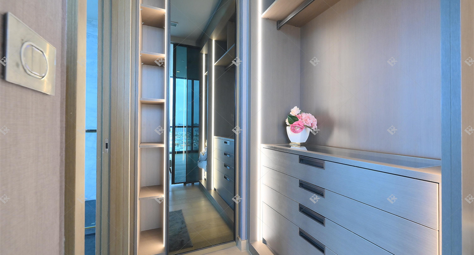 For rent 2 bedrooms condo in Watthana, Bangkok