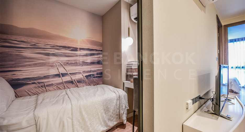 For rent 2 bedrooms condo in Bang Rak, Bangkok