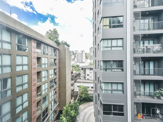 For rent 2 bedrooms condo in Bang Rak, Bangkok