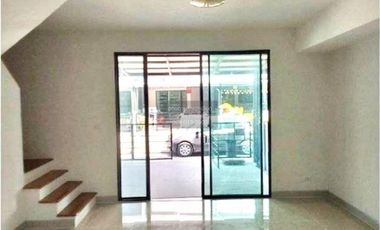 Reihenhaus zum Kauf mit 3 Zimmer in Bang Yai, Nonthaburi