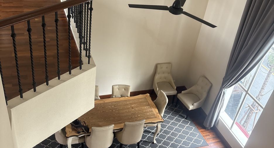 Haus zum Kauf mit 5 Zimmer in Watthana, Bangkok
