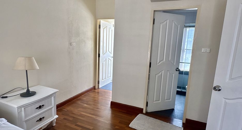 Haus zum Kauf mit 5 Zimmer in Watthana, Bangkok