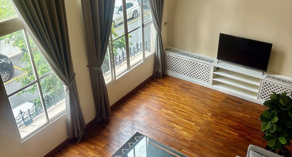Haus zum Kauf mit 5 Zimmer in Watthana, Bangkok