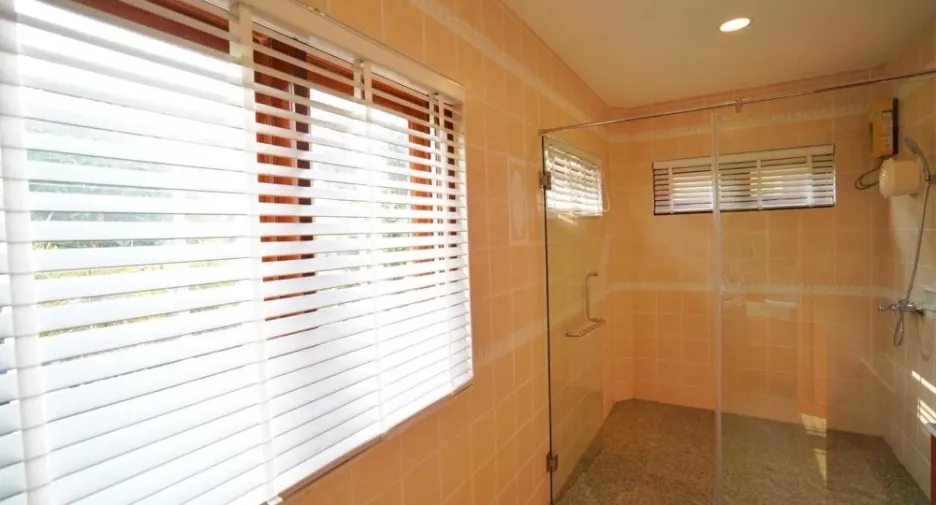 For rent 3 bedrooms villa in Sattahip, Chonburi