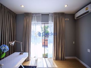 À louer 4 chambres maison à Bang Lamung, Chonburi