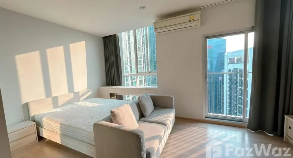 À louer 2 chambres condo à Huai Khwang, Bangkok