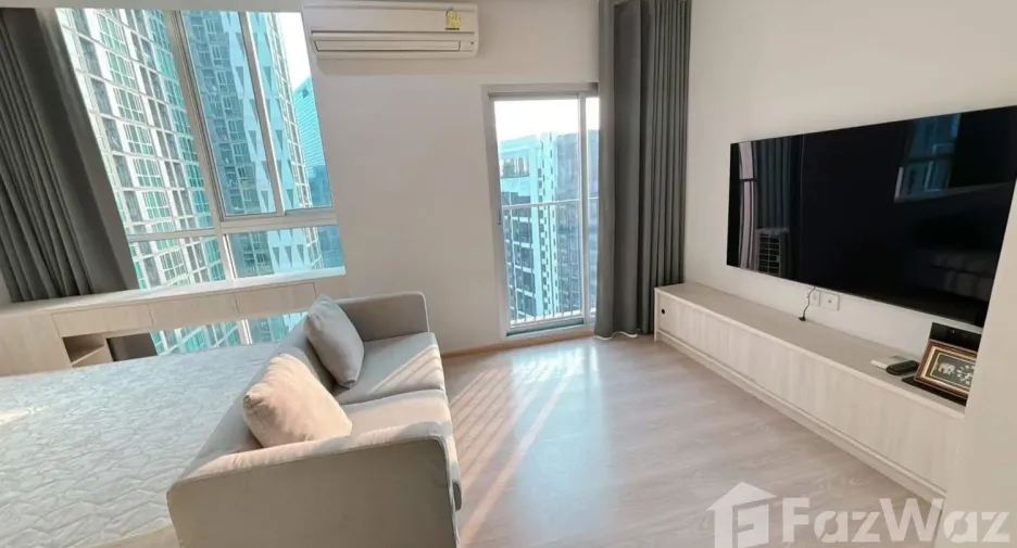 À louer 2 chambres condo à Huai Khwang, Bangkok