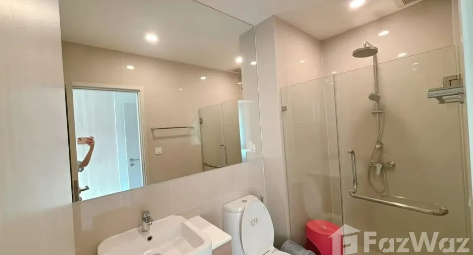 À louer 2 chambres condo à Huai Khwang, Bangkok