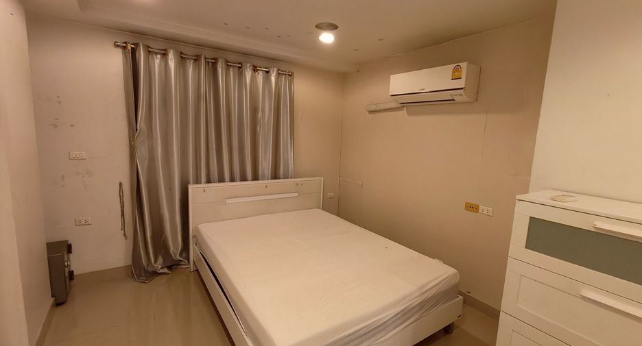 For rent 1 bed condo in Yan Nawa, Bangkok